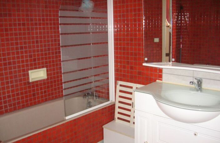 A LOUER T2 MEUBLE A LA ROCHELLE — photo 5