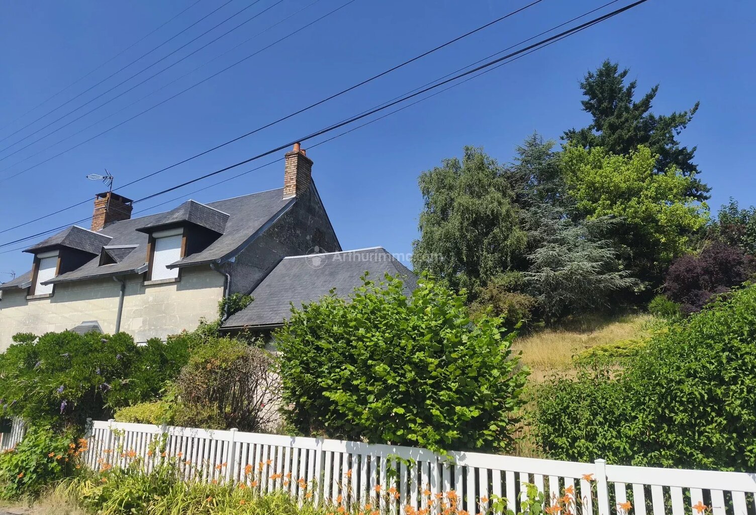 Maison familiale à La Chartre sur le Loir — photo 1