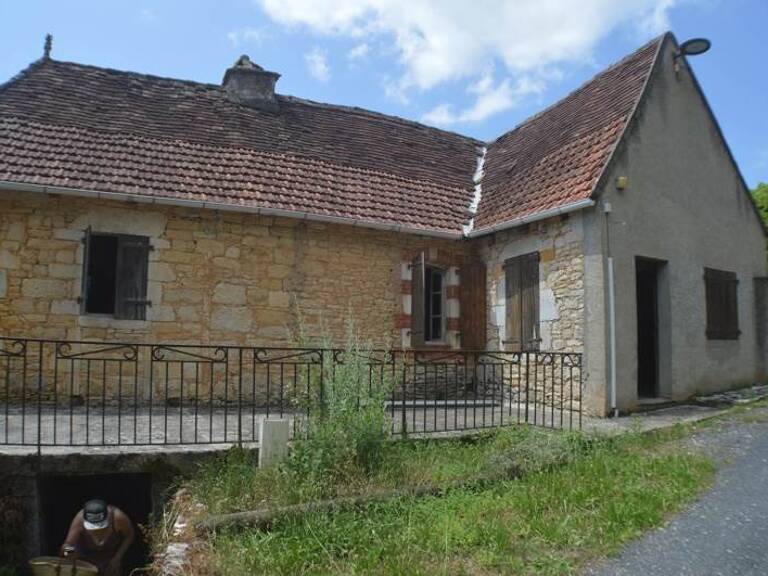 Maison en pierre de 3 pièces principales — photo 1