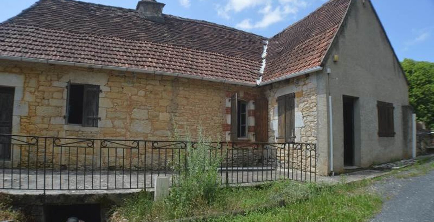Maison en pierre de 3 pièces principales — photo 1