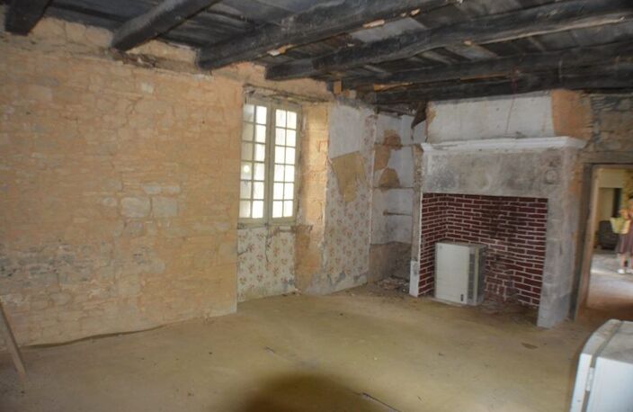 Maison en pierre de 3 pièces principales — photo 2