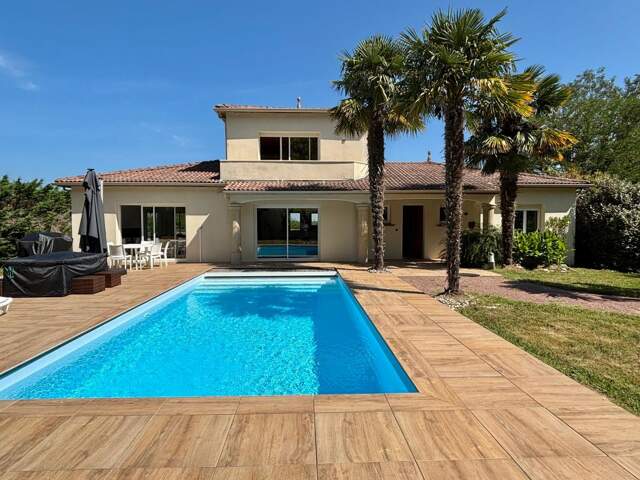 À VENDRE – VILLA D’EXCEPTION AVEC PISCINE – SAINT-AUGUSTIN — photo du bien