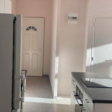 Appartement 3 pièces 1060 €