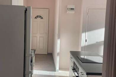 Appartement 3 pièces 1060 €