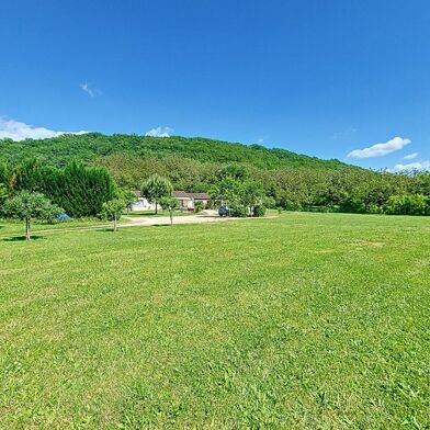 Maison 7 pièces 323200 €