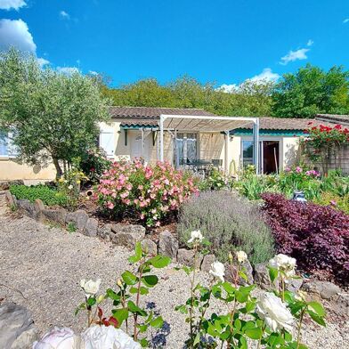 Maison 7 pièces 323200 €