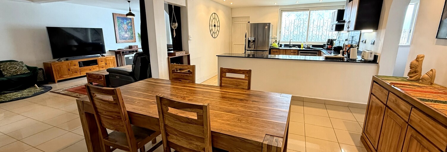 Maison 10 Pièces 197 m² à vendre à Saint-Pierre (97432)