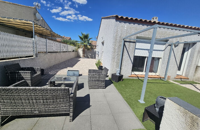 Villa — photo 2