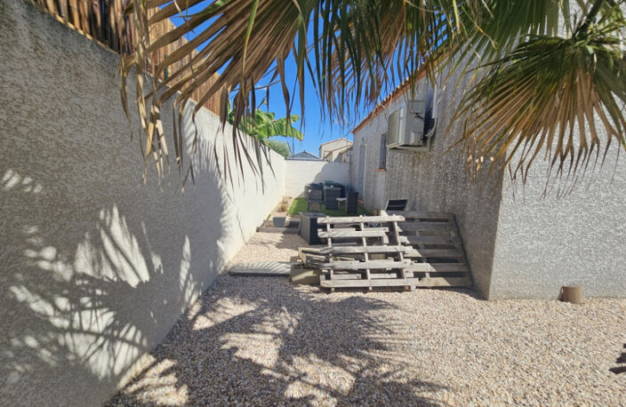 Villa — photo 3