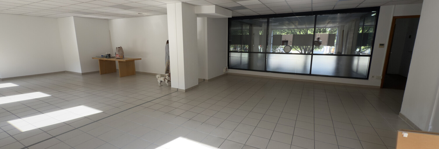 Bureau  112 m² à louer à Nîmes (30900)