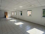 Nimes jean Jaures -   bureaux  au 1er etage avec ascenseur - — photo 2