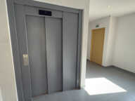 Nimes jean Jaures -   bureaux  au 1er etage avec ascenseur - — photo 4