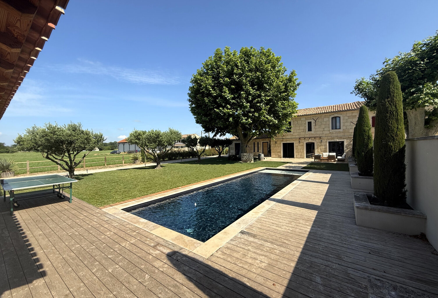 Mas de charme rénové avec piscine à Raphèle-lès-Arles — photo 1
