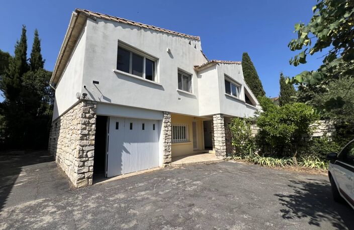 Montfrin, villa 200m², 7 chambres sur 1320m² av.piscine — photo 2