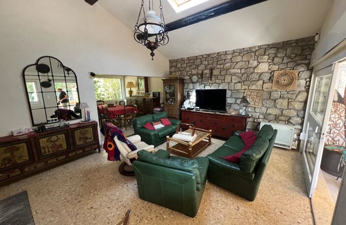 Montfrin, villa 200m², 7 chambres sur 1320m² av.piscine — photo 4