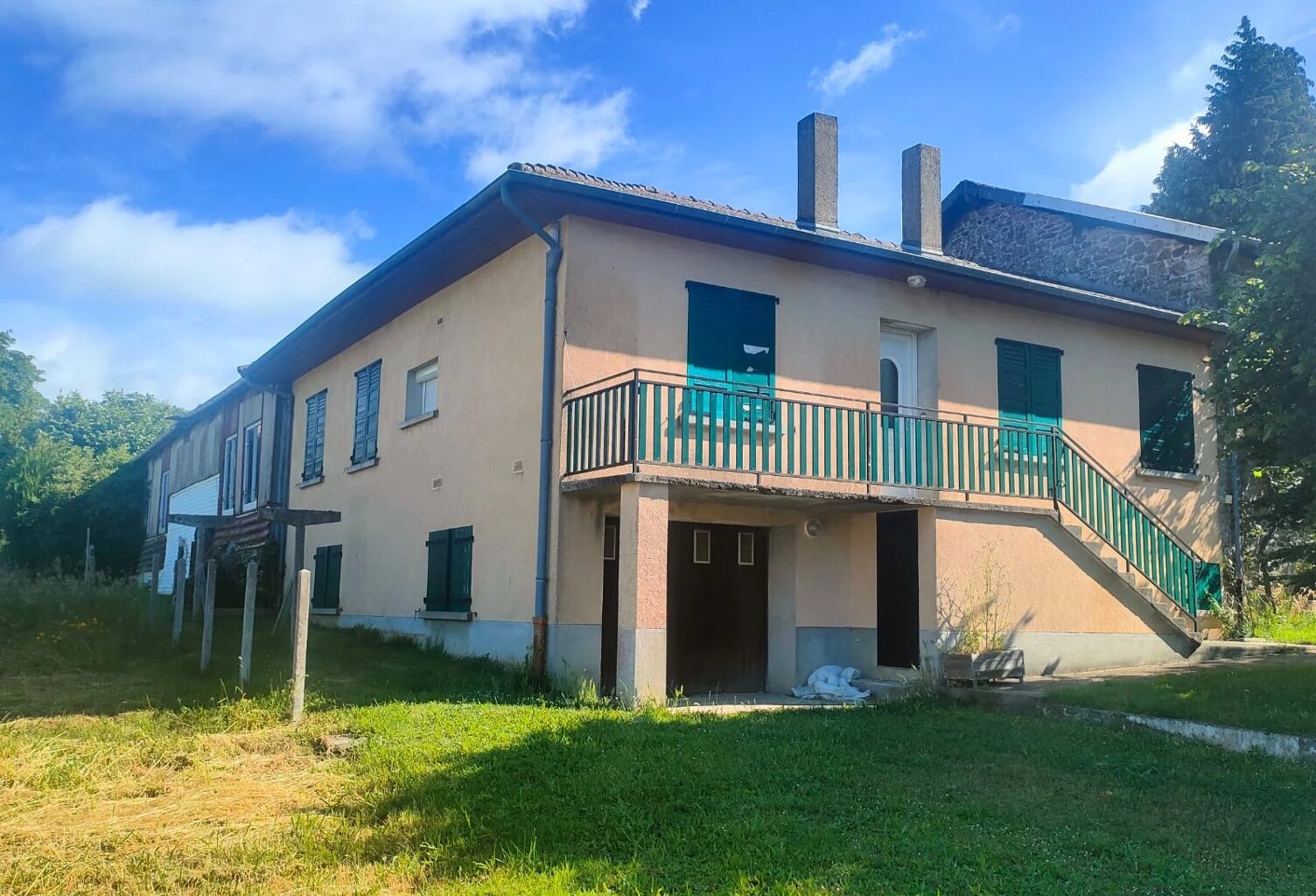 Ensemble immobilier, 2 maisons d'habitation et granges — photo 1