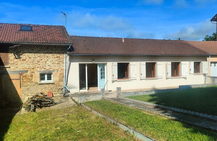 Ensemble immobilier, 2 maisons d'habitation et granges — photo 3