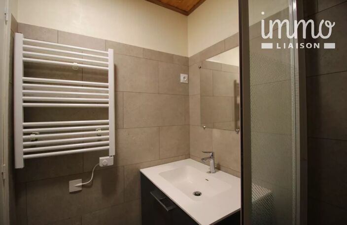 Location Studio sous comble — photo 3
