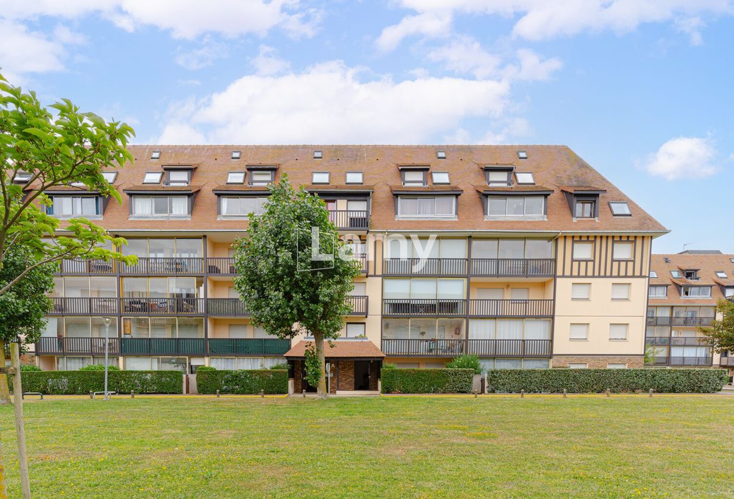 Appartement, loggia, parking — photo 1