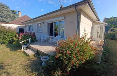 Maison Plain-pied de 1966 sur 355 m² de terrain. — photo du bien