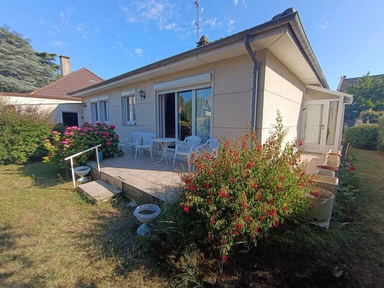 Maison Plain-pied de 1966 sur 355 m² de terrain. — photo 1