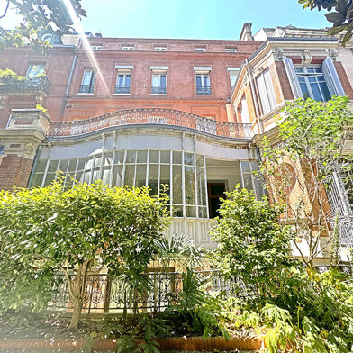 Bureau 4 pièces 630000 €