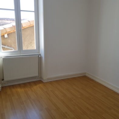 Appartement 3 pièces 828 €