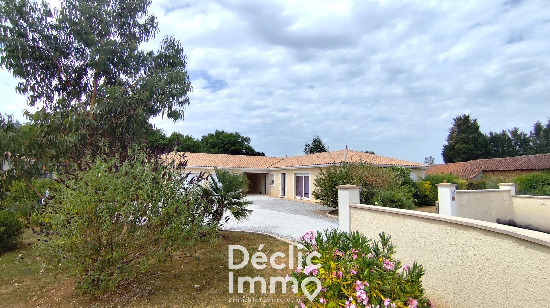 Villa / Maison  T6 à vendre Chasseneuil-sur-Bonnieure 16260