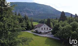 Commerce  470 m² à vendre à Saint-Pierre-d'Argençon (05140)