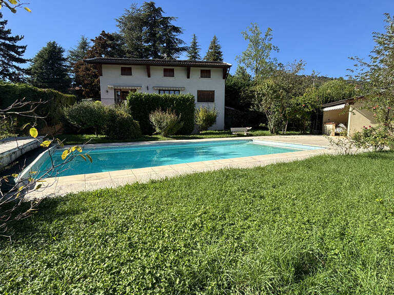 St Cyr au Mont d'Or — photo 1