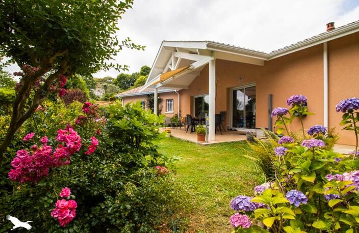 Vente maison 4 pièces 133 m² Saint-Pé-de-Léren (64270) — photo 2
