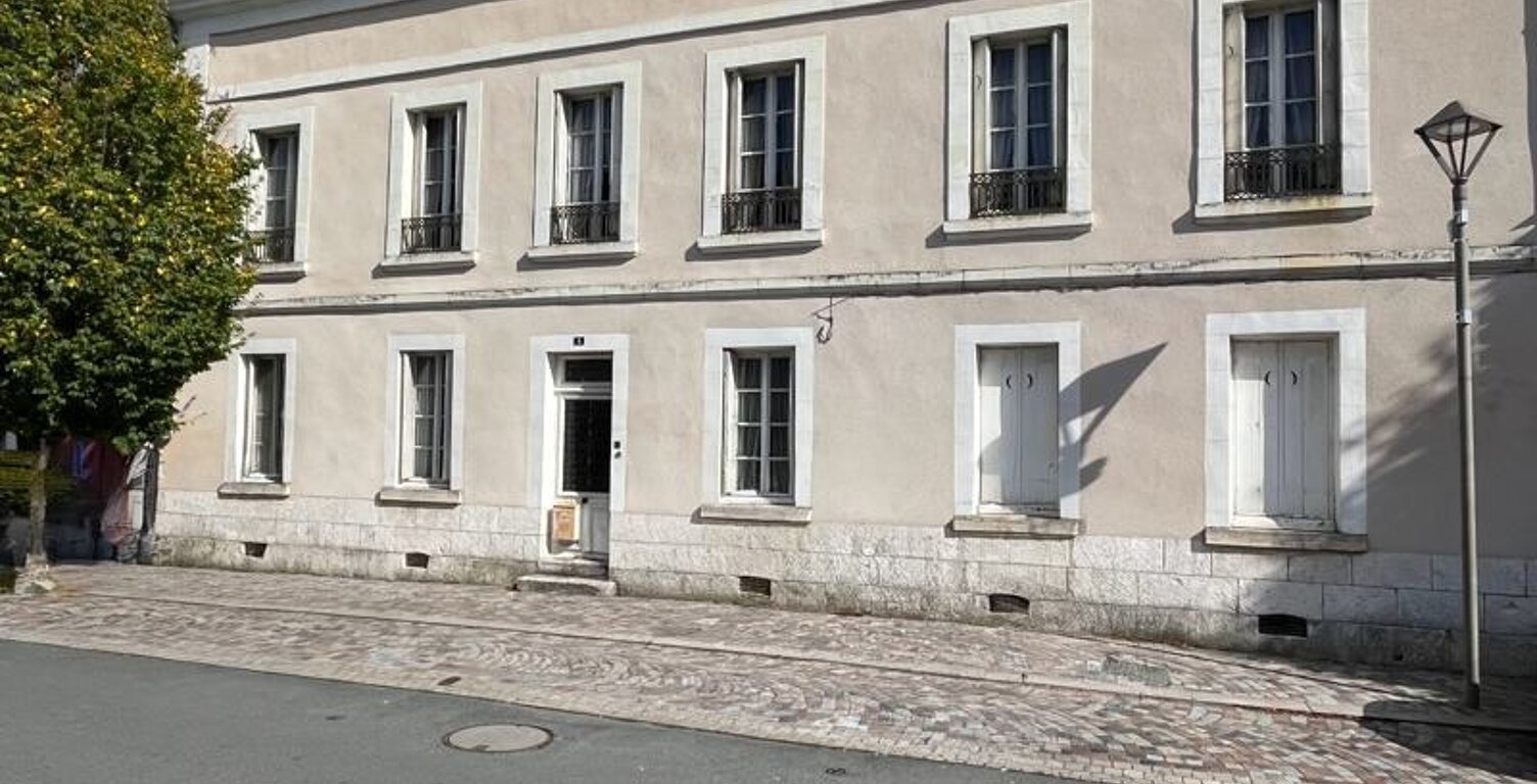 Maison de ville de 10 pièces principales — photo 1
