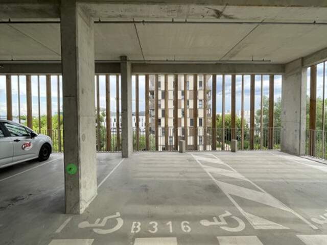 Place dans un garage collectif de 0 pièces principales — photo du bien