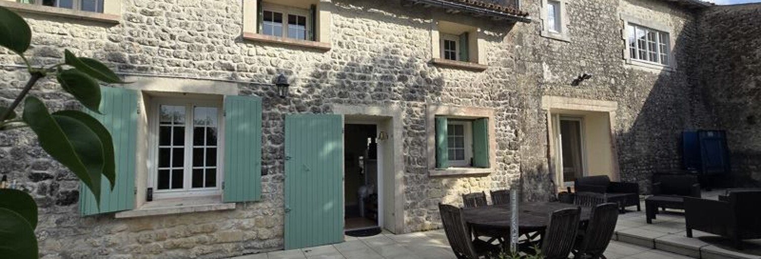 Maison 8 Pièces 250 m² à vendre à Clion (17240)