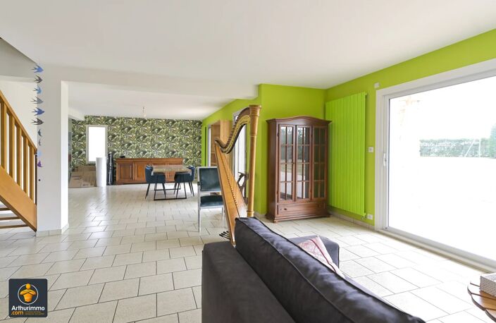 Maison de 236m2 La Foye-Monjault — photo 3