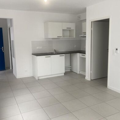 Appartement 2 pièces 806 €