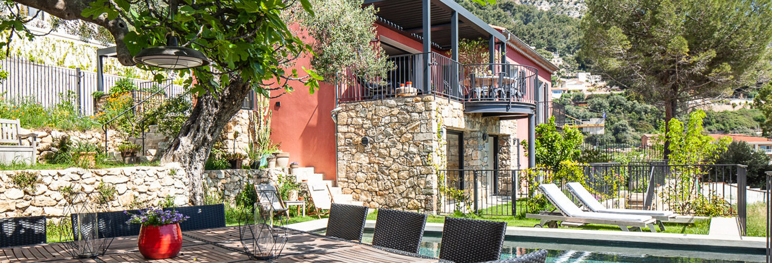 Maison 7 Pièces 250 m² à louer à Beausoleil (06240)