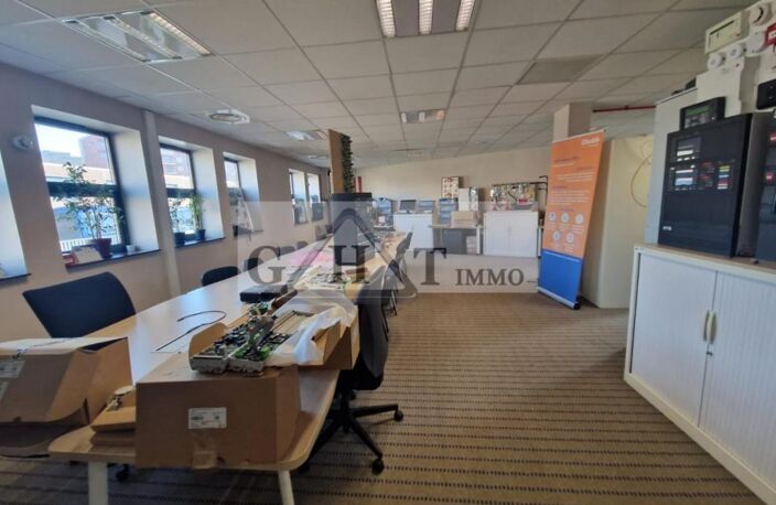 À LOUER  BUREAU DE 269M² DANS UN PARC SÉCURISÉ À IVRY-SUR -SEINE — photo 5
