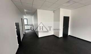 Commerce  140 m² à louer à Saint-Pierre-du-Perray (91280)