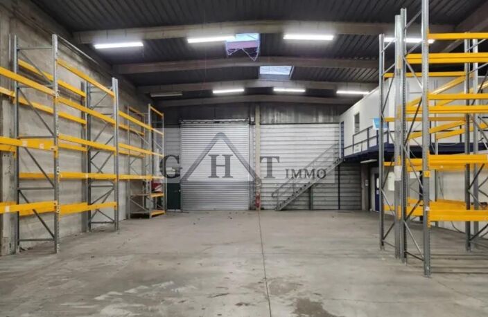 705 M² ENTREPOT BUREAUX A VENDRE A TORCY — photo 2