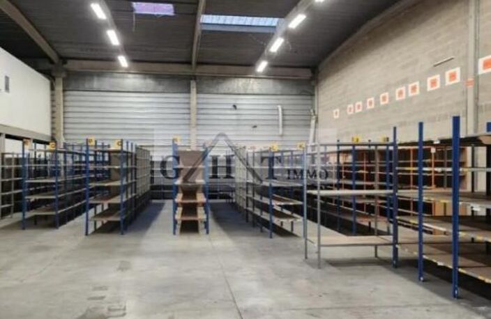 705 M² ENTREPOT BUREAUX A VENDRE A TORCY — photo 5