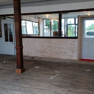 Commerce 3 pièces 470 €