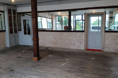 Commerce 3 pièces 470 €