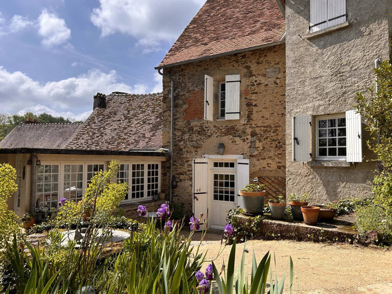 À VENDRE - Maison de caractère au coeur de Saint-Benoît-du-S — photo 1