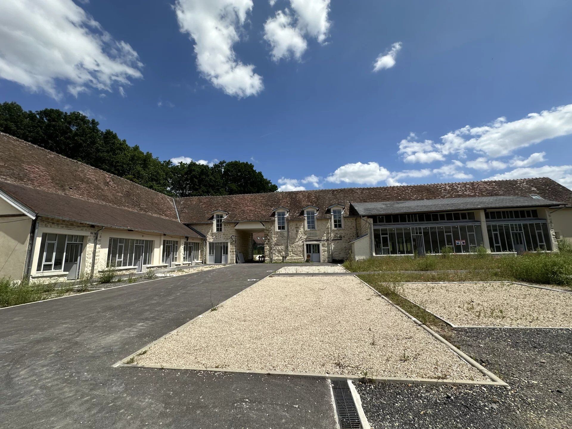 Local commercial 3 pièces 67 m² · à Belle-Église · 67 m² · 148 000 €