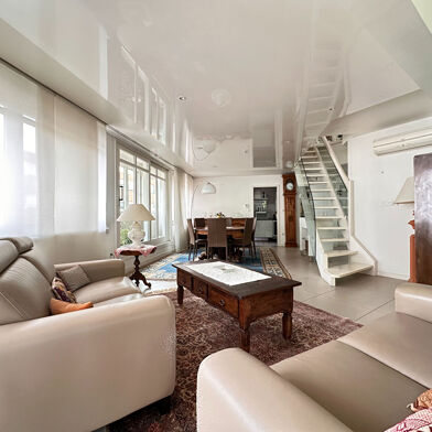 Appartement 5 pièces 374400 €