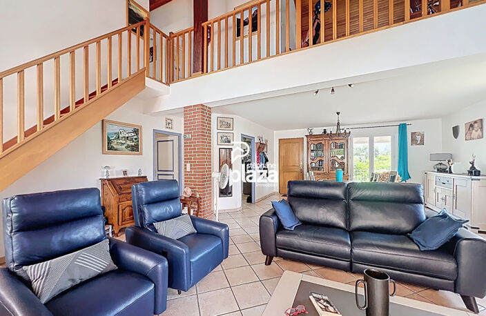 Plaza Immobilier - Léguevin - Maison T6 de 170 m² sur Un Terrain de 661 m² - Piscine — photo 3