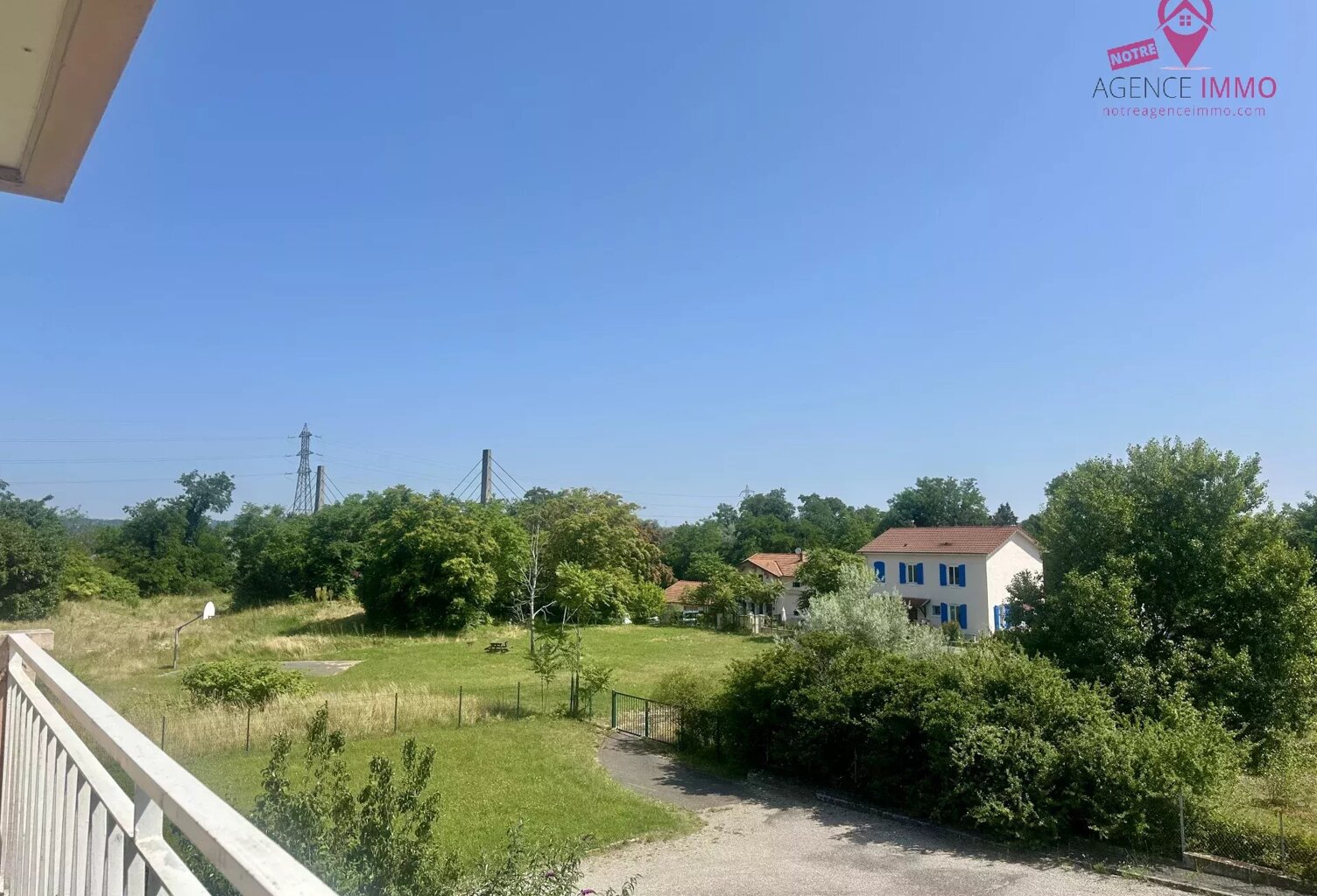T5 lumineux avec balcon et garage — photo 1