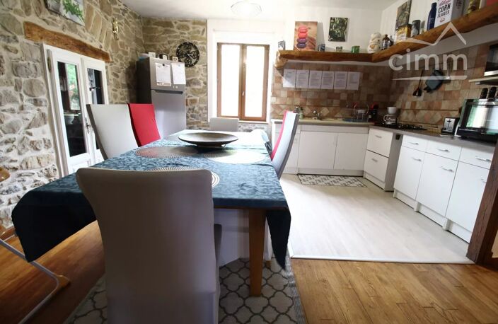 A vendre 2 maisons sur 23 000m² de terrain bordé par une rivière — photo 3