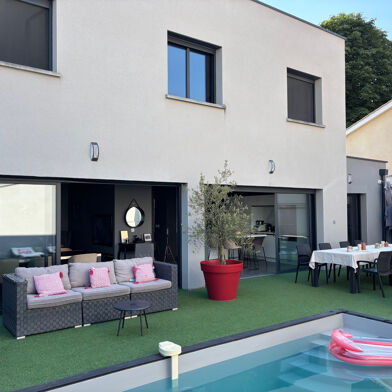 Maison 6 pièces 594500 €